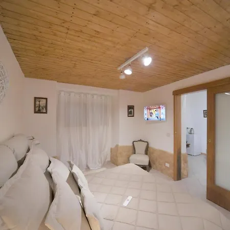 Nicole House Bed & Breakfast Bari