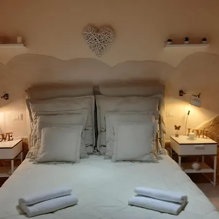 Nicole House Bed & Breakfast