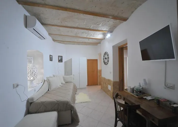 Alojamento de Acomodação e Pequeno-almoço Nicole House 4*