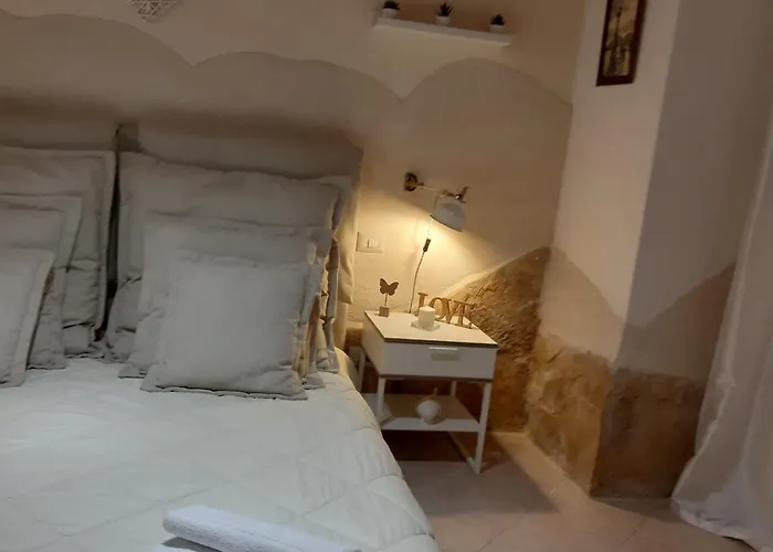 Nicole House Bed & Breakfast 4*